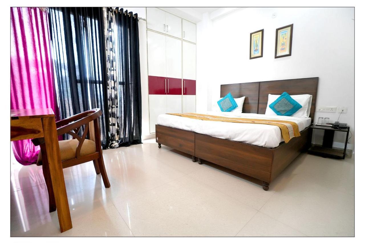 Gupta Residency Near Ajnara Heritage Noida Eksteriør bilde