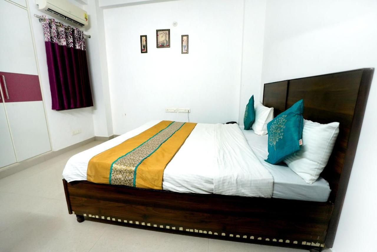 Gupta Residency Near Ajnara Heritage Noida Eksteriør bilde