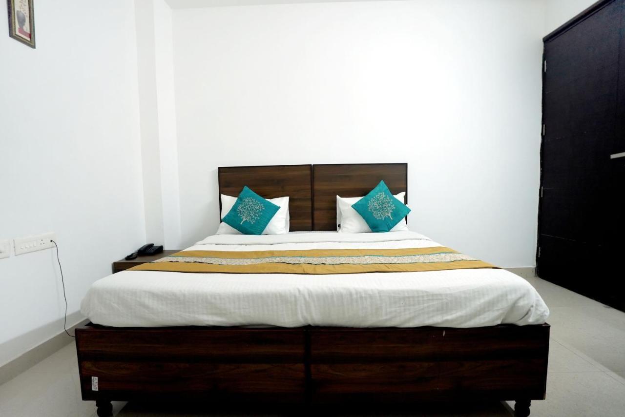 Gupta Residency Near Ajnara Heritage Noida Eksteriør bilde